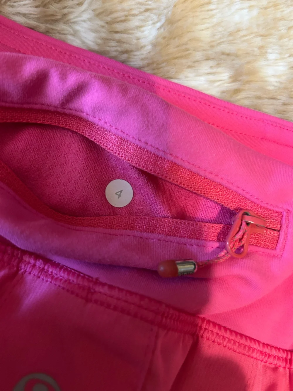 “Vintage” Lululemon Hot Pink Run Pace Setter tennis skirt size 4 - Picture 3 of 9